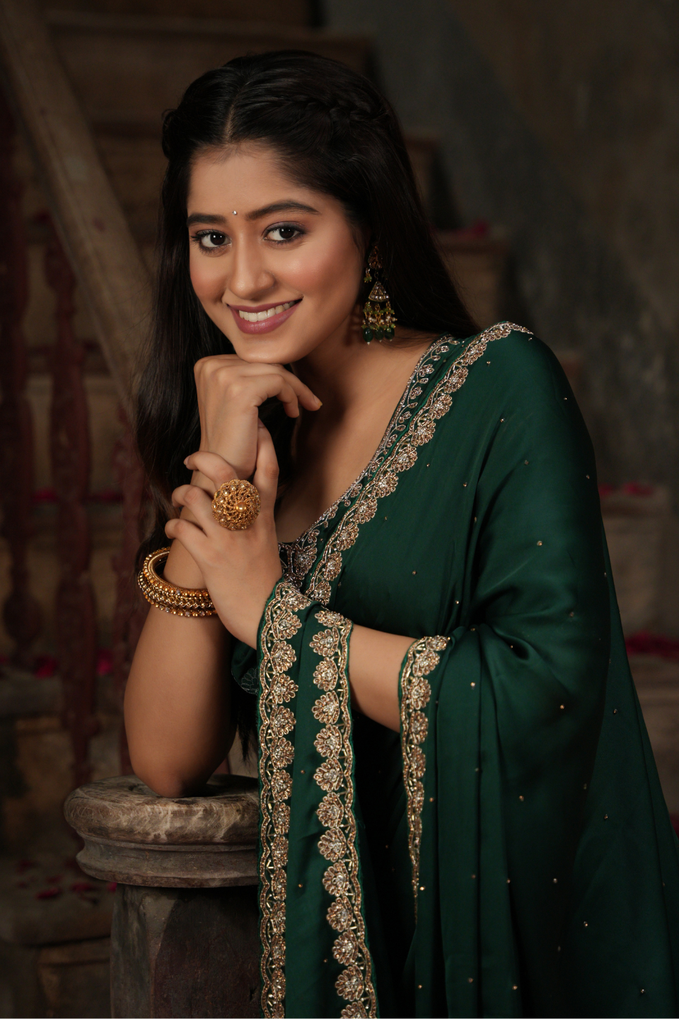 Enchanting Bottle Green Saree with Antique Zardozi Nine Yard Border on Satin Fabric