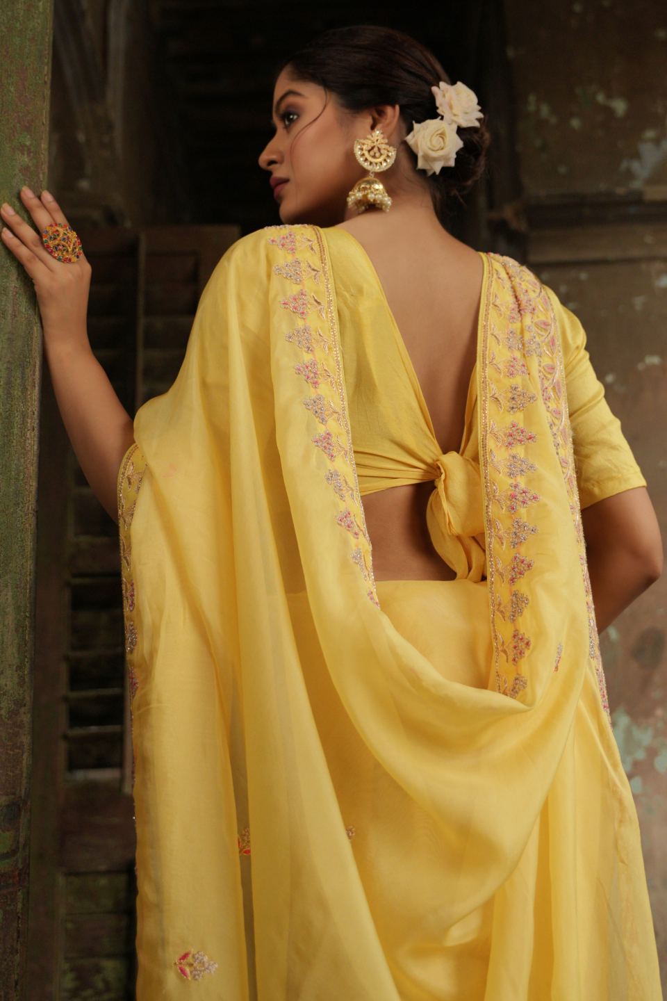 Sunlit Grace: Lemon Yellow Organza Saree with Alluring Buti & Nine Yard Embellishments